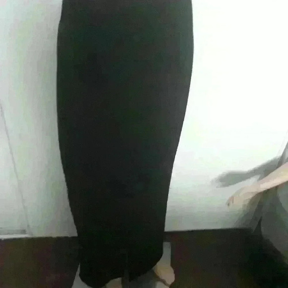 Sexy party/cocktail  office skirt fabric is very buttery soft, size medium - Picture 5 of 6